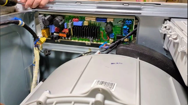 Clean washer drum Interior